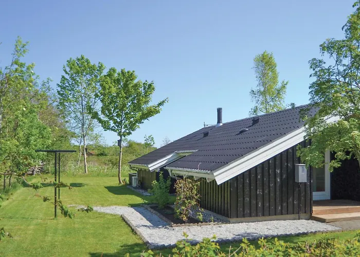 3 Bedroom Awesome In Holiday home *