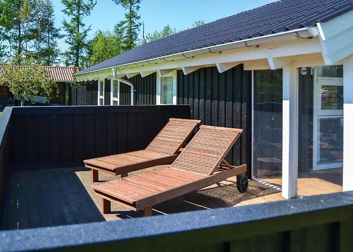 Hébergement de vacances 3 Bedroom Awesome In Strandby